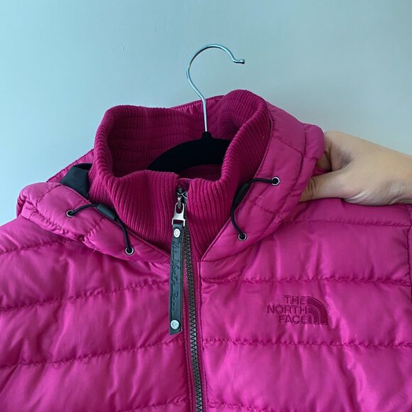 North Face Puffer Jacket - Picture 2 of 9